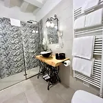 Rosso Suite-free Parking Apartmán