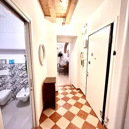 Rosso Suite-free Parking *