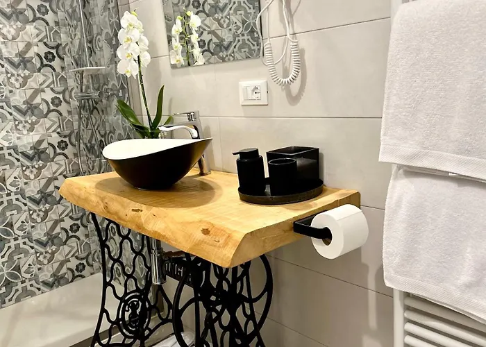 Rosso Suite-free Parking Verona