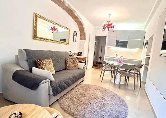 Rosso Suite-free Parking *