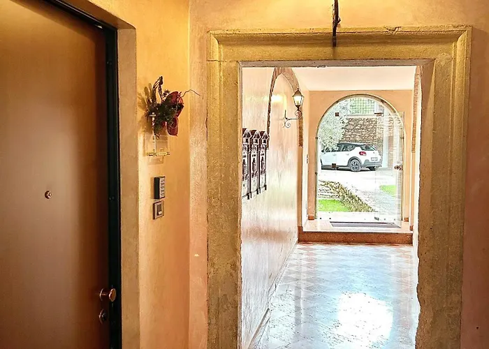 Rosso Suite-free Parking *