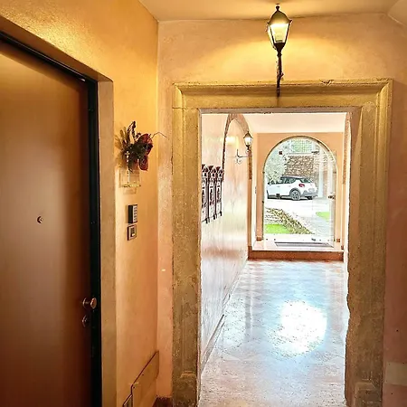 Rosso Suite-free Parking *