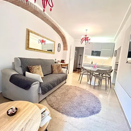 Rosso Suite-free Parking *